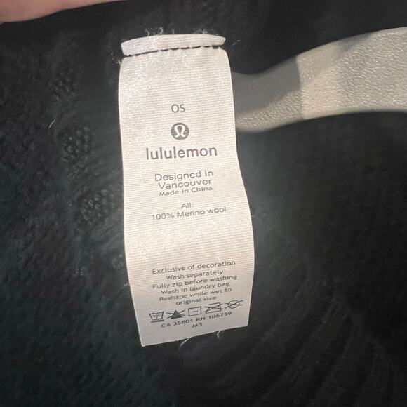 Lululemon DISTRESSED On the Go Poncho Sweater Wrap One Size Black Merino Wool - Picture 5 of 5